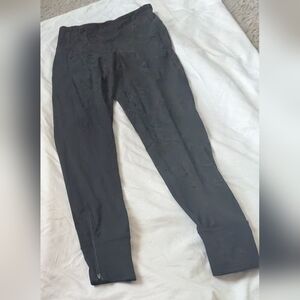 Lululemon Size 4 Black Athletic Zip Hem Leggings